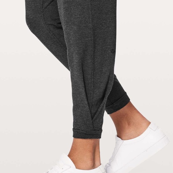 Lululemon Twisted & Tucked Pant - Picture 3 of 7